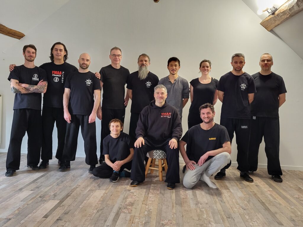 Victo Marques et ses élèves ymaa
